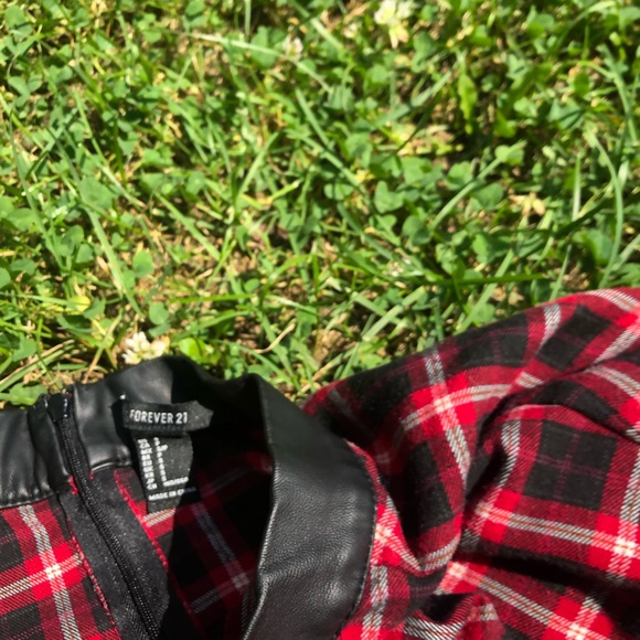 Forever 21 Red Black Plaid Skirt - Picture 3 of 4